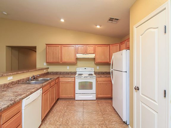 4th image of 10052 W Preston Ln