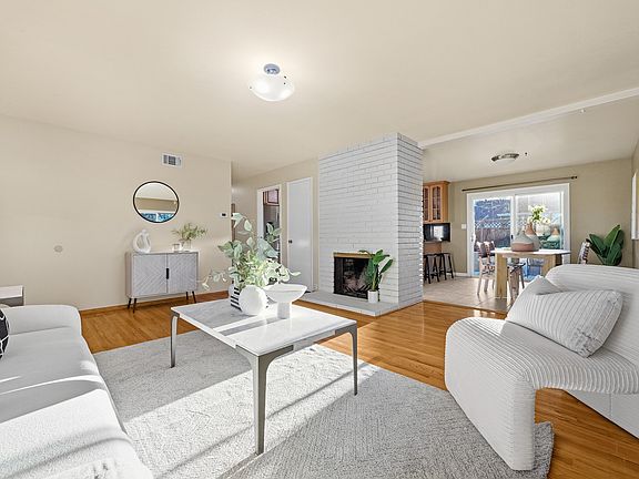 4th image of 1307 Centennial Ct