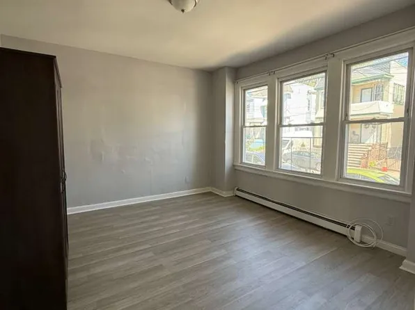 41 Aldine St #1, Newark, NJ 07112