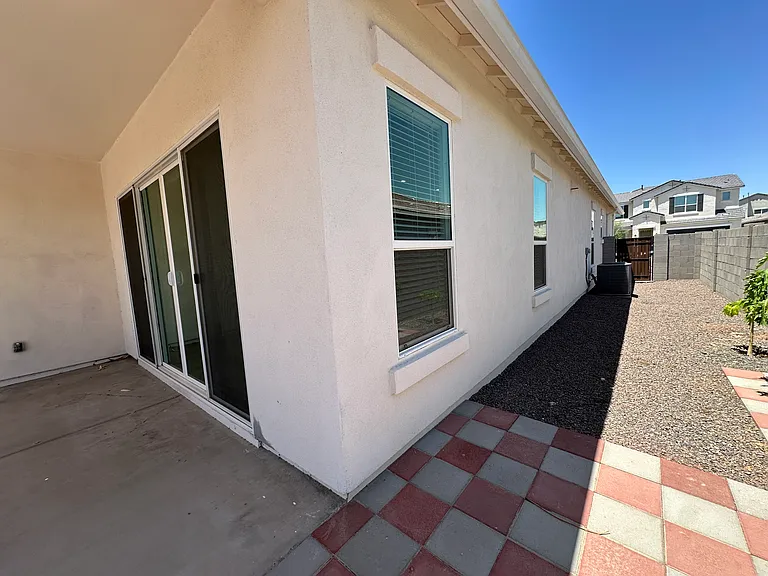 10319 W Harmony Ln — Photo 46