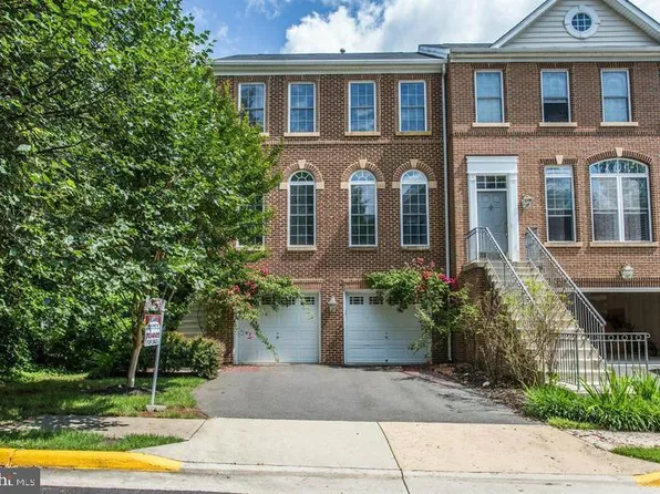 9990 Cyrandall Dr, Oakton, VA 22124