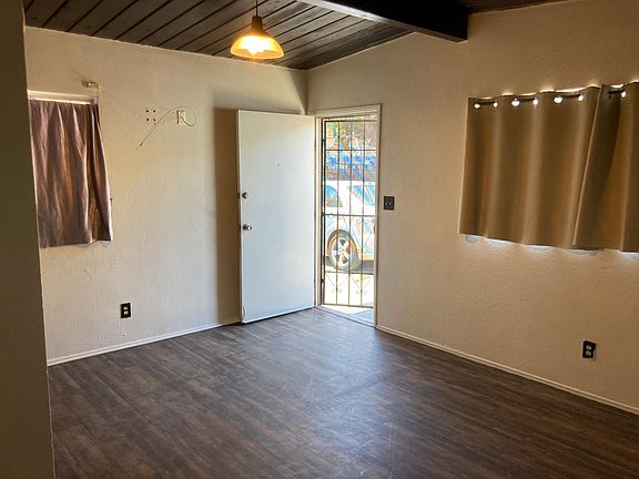 3rd image of 3298 Logan Ave