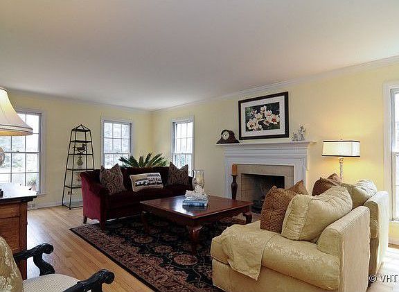 3rd image of 1331 Wood Hill Ln