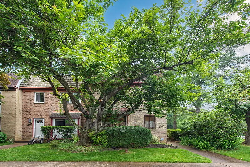 3 bed, 3.5 bath, 1432 sqft, $3,150 — Photo 2
