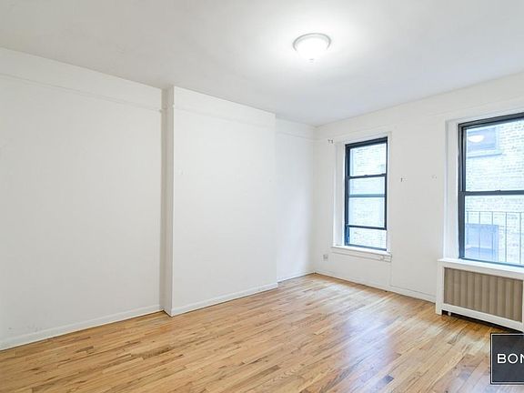 4th image of 1612 York Ave APT 3B