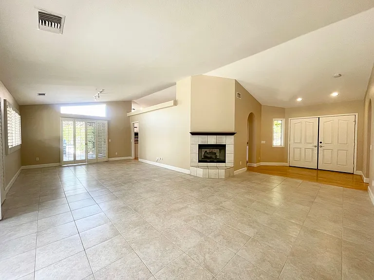 76920 Sheffield Ct — Photo 4
