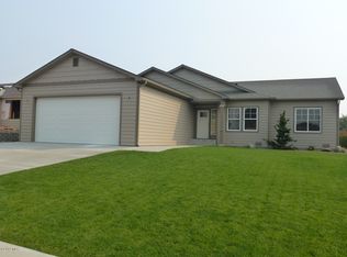 1328 Boulder Loop, East Wenatchee, WA 98802