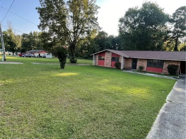 404 Olduvai Blvd, Tuskegee, AL 36083