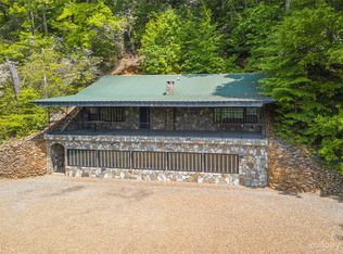 98 Devoe Dr, Waynesville, NC 28786