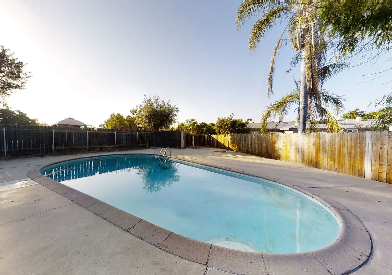 7BD/3BA, Great Backyard w/ POOL — Photo 3