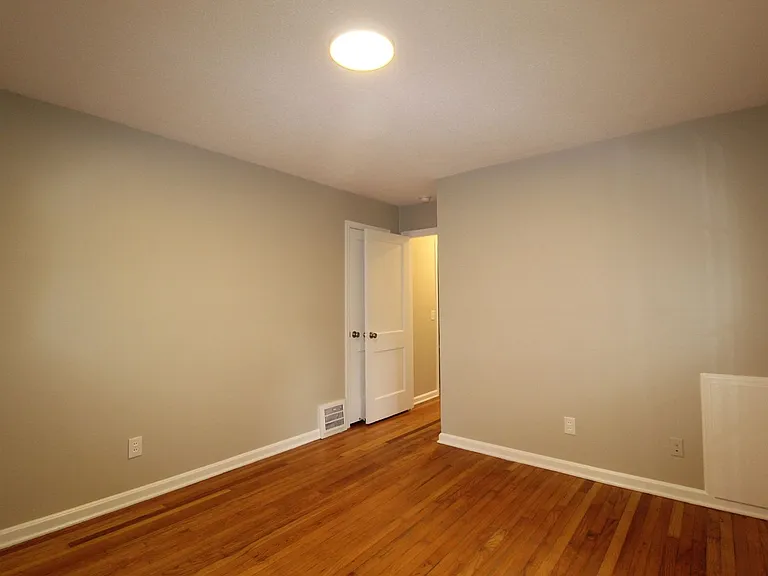 5314 Linden St — Photo 11