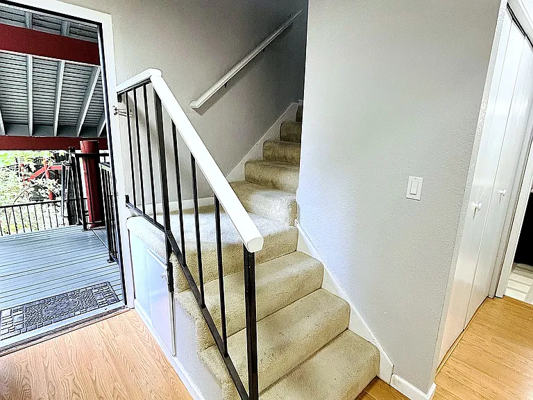 14502 NE 30th Pl #D — Photo 9