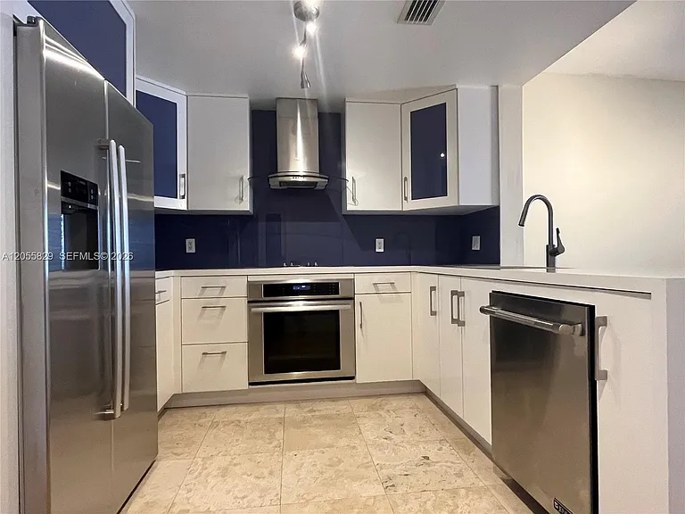 10 Aragon Ave #614 — Photo 3