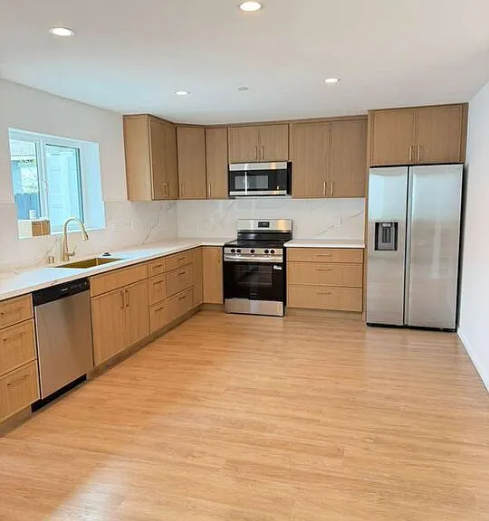 5417 Gentry Ave — Photo 4