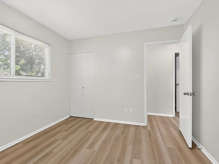 5168 Mapleridge Dr — Photo 17