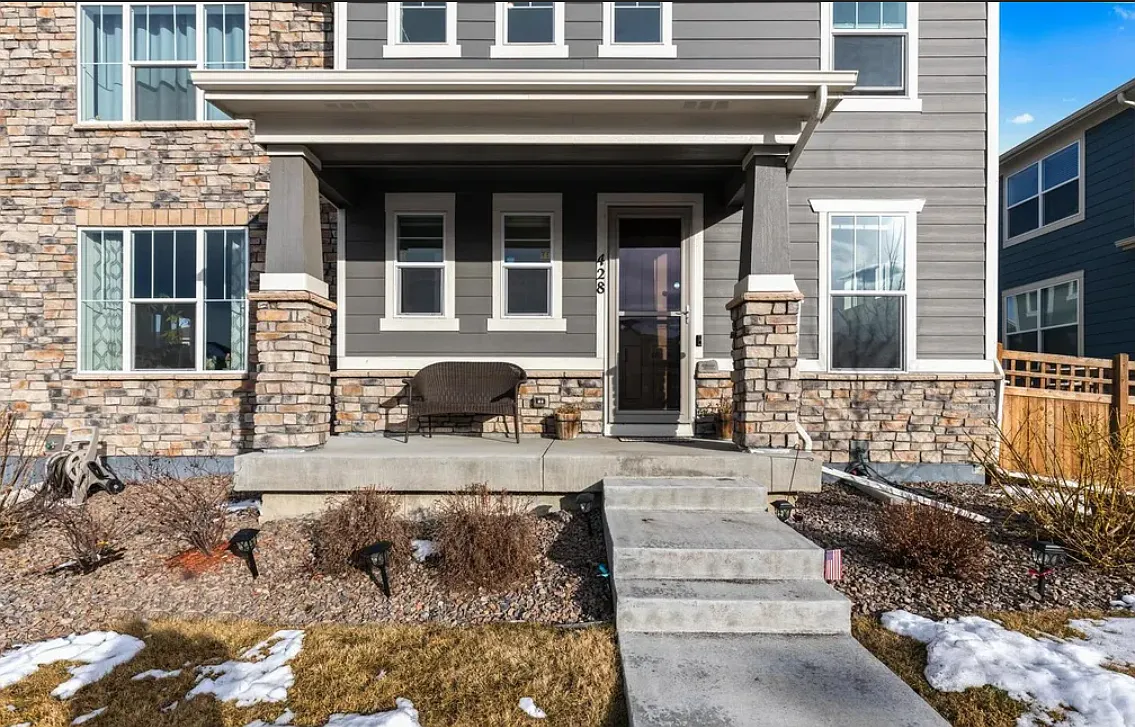 3 bed, 2920 sqft, $900 — Photo 1