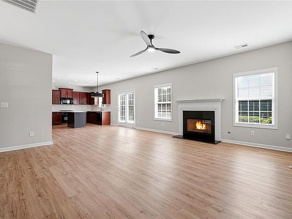 3rd image of 2725 Blackstock Dr