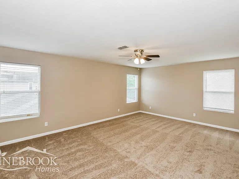 400 Jasmine Dr — Photo 9