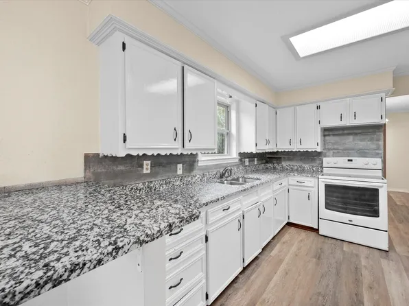 106 Fcr 1244, Fairfield, TX 75840