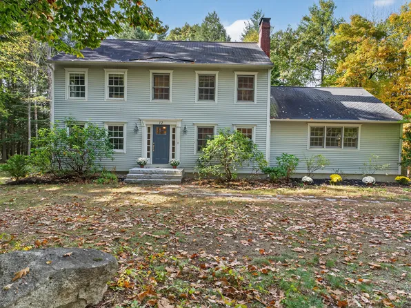 12 Presidential View, Raymond, ME 04071