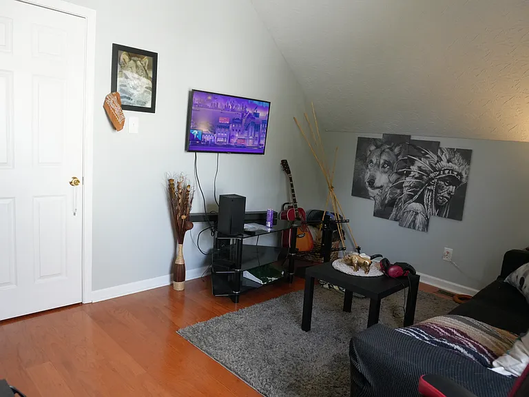 2100 Stonewood Ln — Photo 32