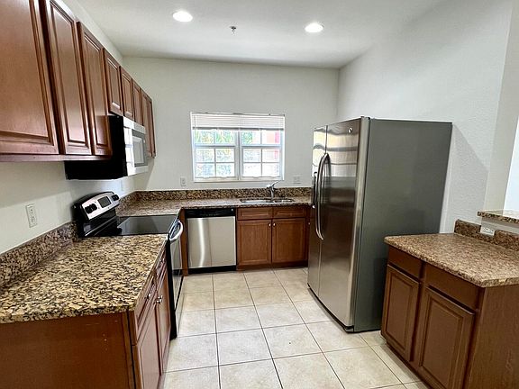 4th image of 530 S Federal Hwy APT 6
