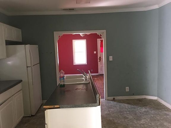 4th image of 1308 Jones St