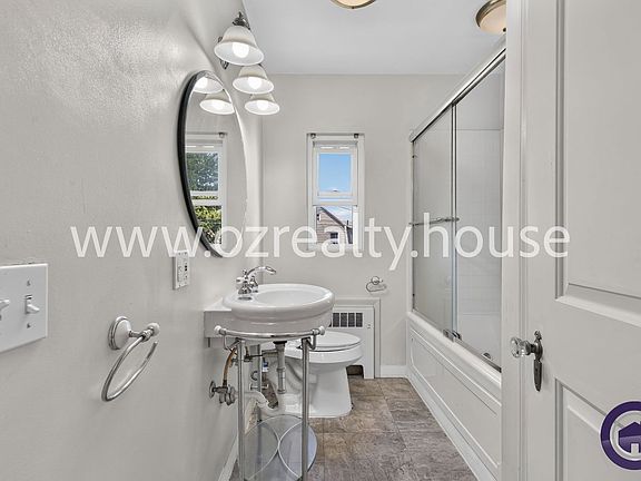 3rd image of 1734 Wellesley Dr #2