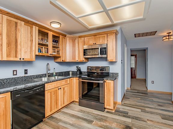 3rd image of 44271 Clement St