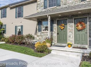 83 Midway Farms Ln, Lancaster, PA 17602