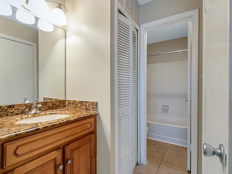 208 Afton Sq #105 — Photo 11