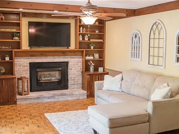 3rd image of 8733 Marinus Dr