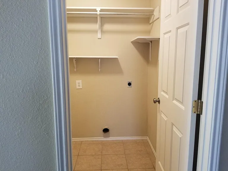 903 Ironton Dr — Photo 9