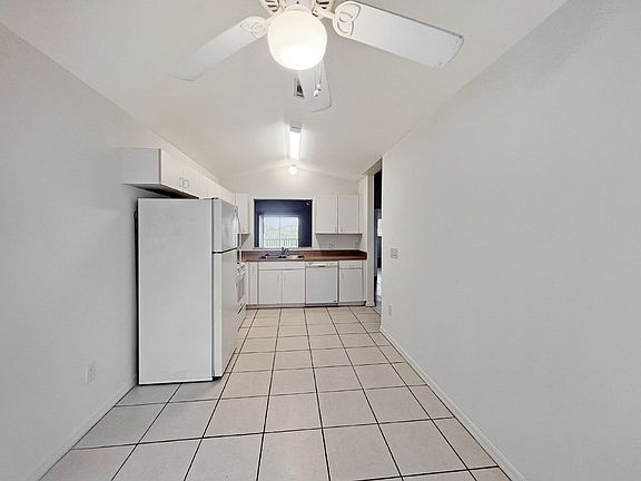 5th image of 1239 SE 8th St APT 5