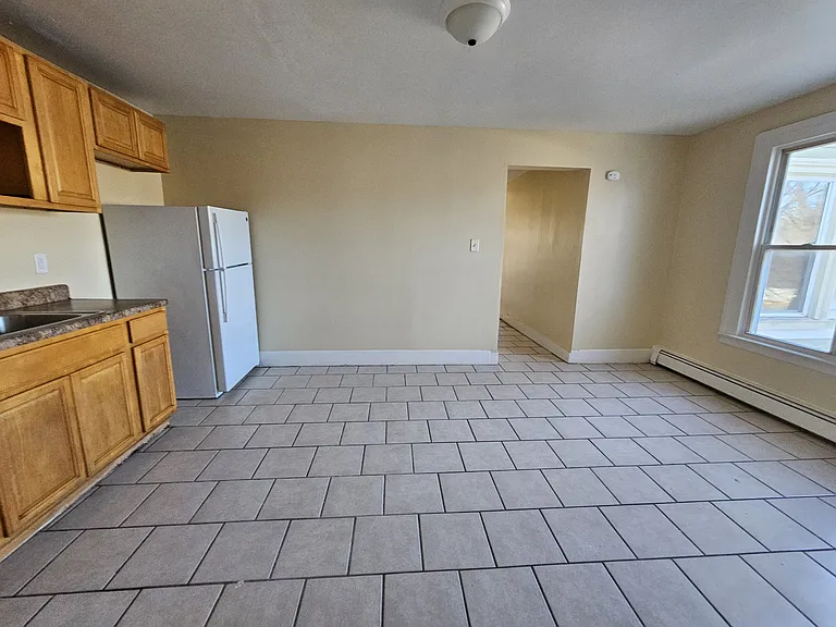 122 Derby Ave #2 — Photo 2