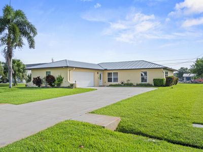 453 SE Seabreeze Lane, Port Saint Lucie, FL, 34983