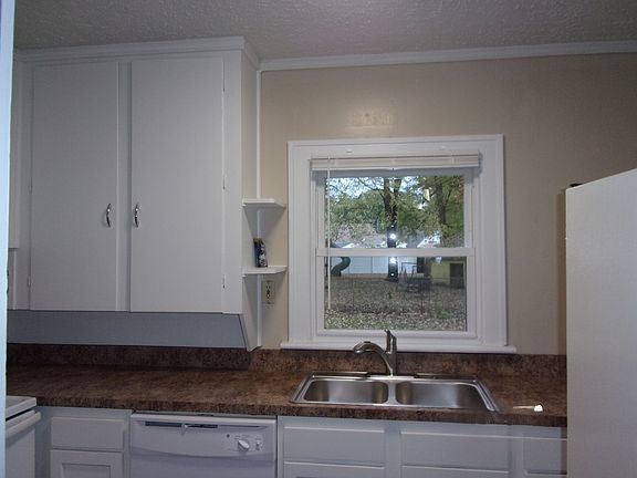 5th image of 430 Keenan Ave