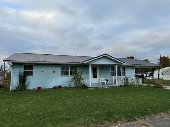 205 W Center St, Fairmount, IL 61841