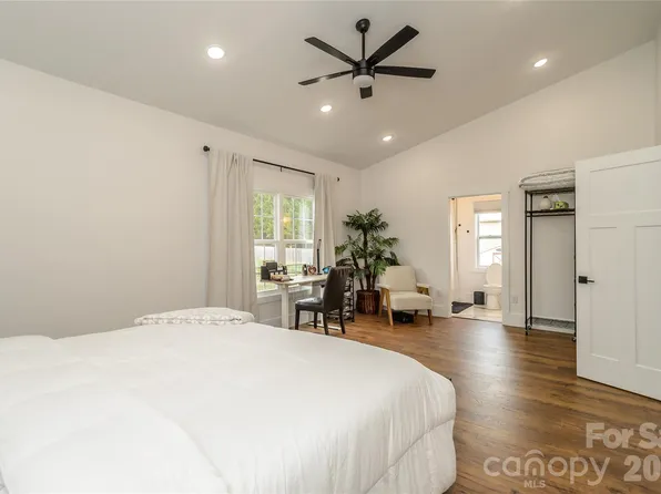 5164 Olde School Dr #44, Hickory, NC 28602