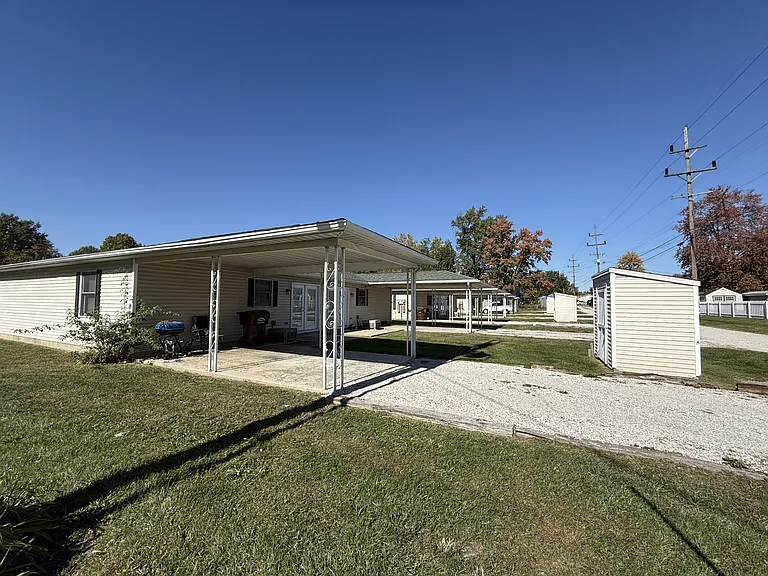 1105 N Indiana St — Photo 18