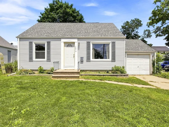 1040 2nd Ave, Marion, IA 52302