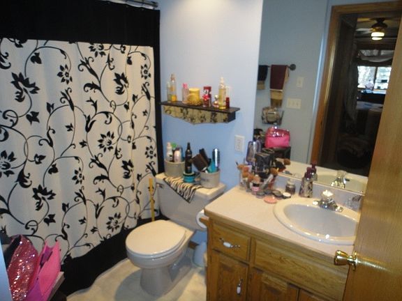 5th image of 22950 Poppy St NW
