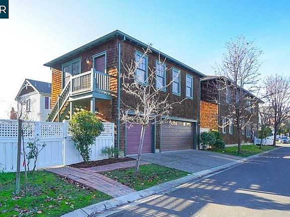 2nd image of 1099 Promenade St #A