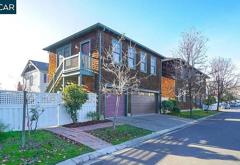 1099 Promenade St #A — Photo 2