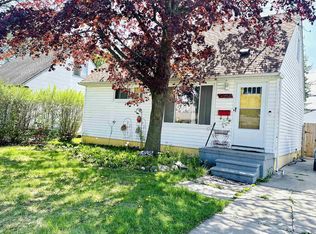 14940 Chesterfield Ave, Warren, MI 48089