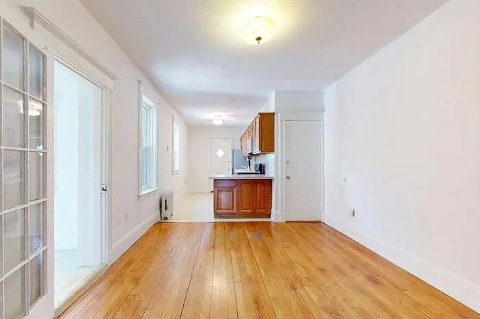37 Park Vale Ave #3 — Photo 2