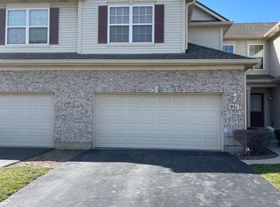 951 Oak Ridge Blvd, Elgin, IL 60120