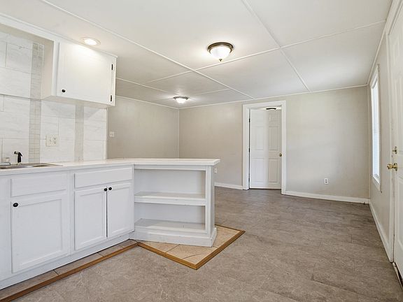 5th image of 329 Gauthier Rd