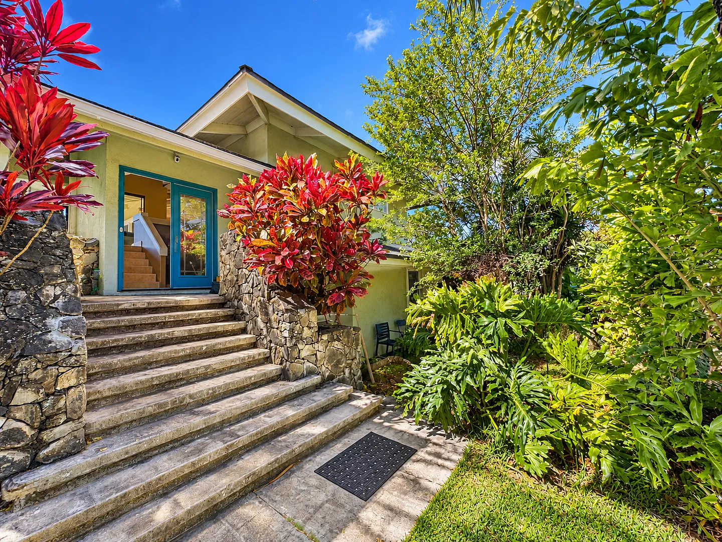 Furnished 3-Bedroom Home with Ocean Views & Pool Kahana, West Maui — Photo 1