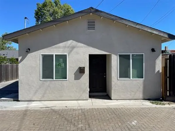 420 W 1st St #1, Ripon, CA 95366